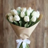 Букет 15 белых тюльпанов